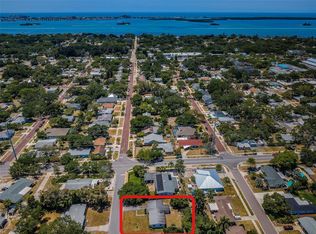 612 Orangewood Dr, Dunedin, FL 34698