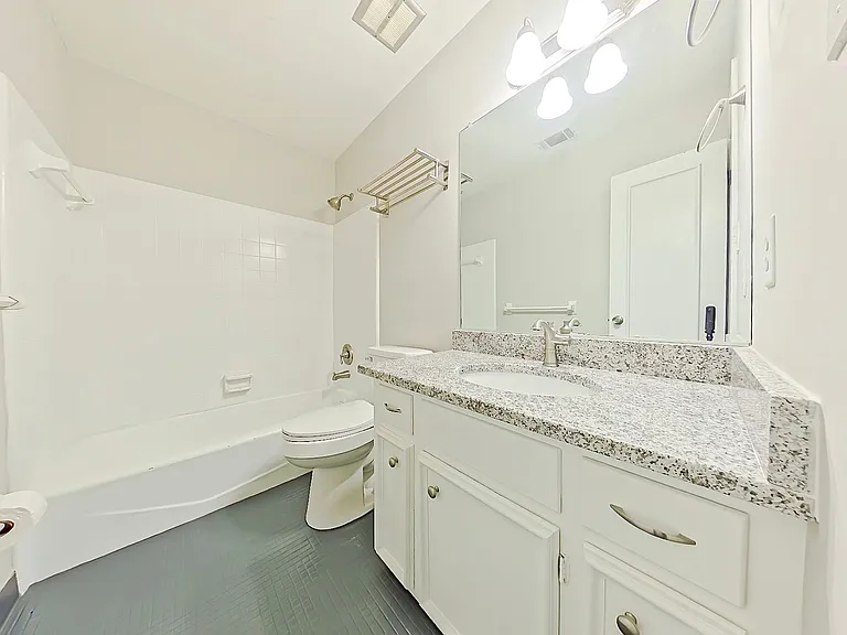 850 Brookfield Pkwy — Photo 6