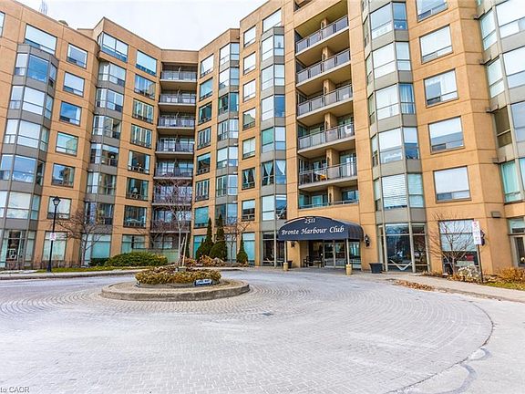 2nd image of 2511 Lakeshore Rd W #708