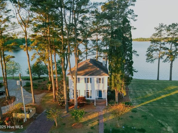 415 Handys Point Lane, Bath, NC 27808