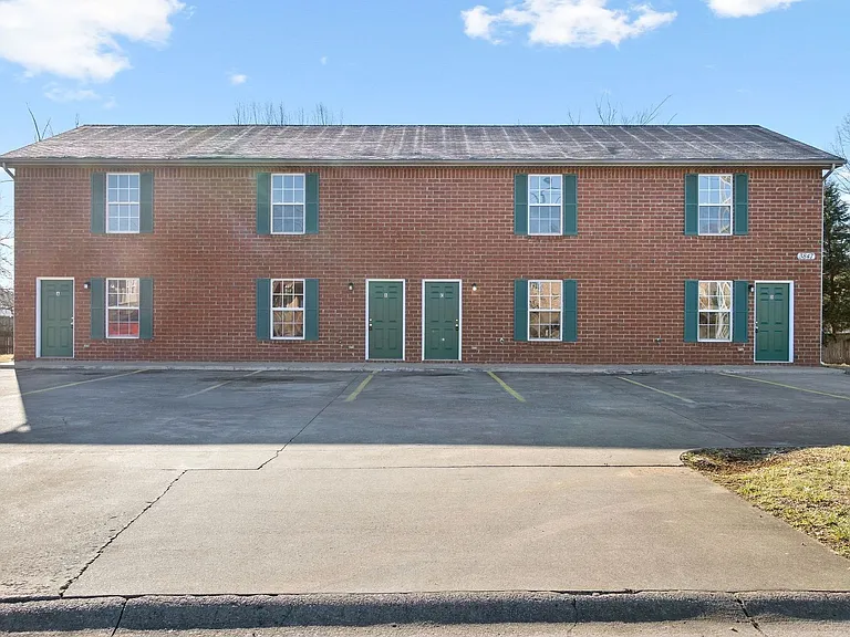 3847 Jockey Dr — Photo 2