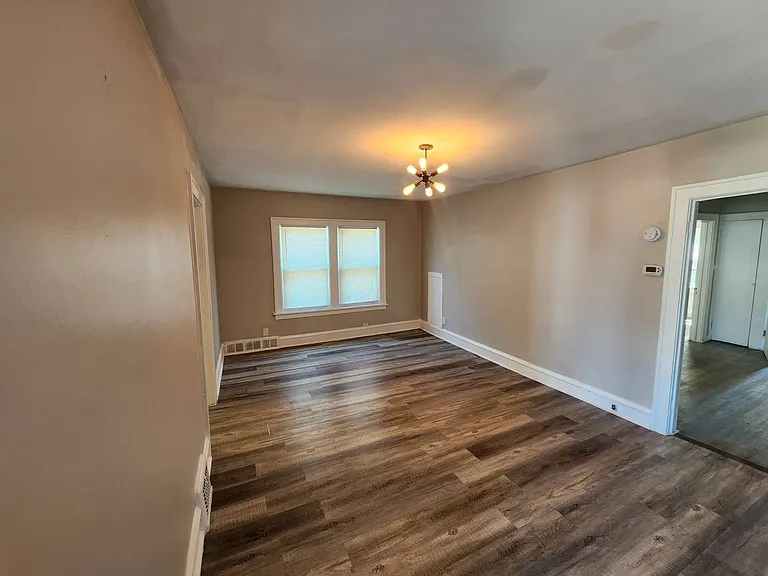 974 Royal Rd — Photo 30