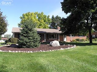 1053 Kennebec Rd, Grand Blanc, MI 48439