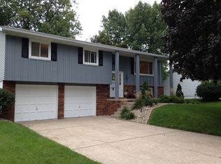 207 Juniper Ln, East Peoria, IL 61611