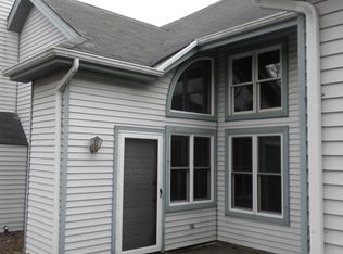 7493 Huntington Dr APT 1, Youngstown, OH