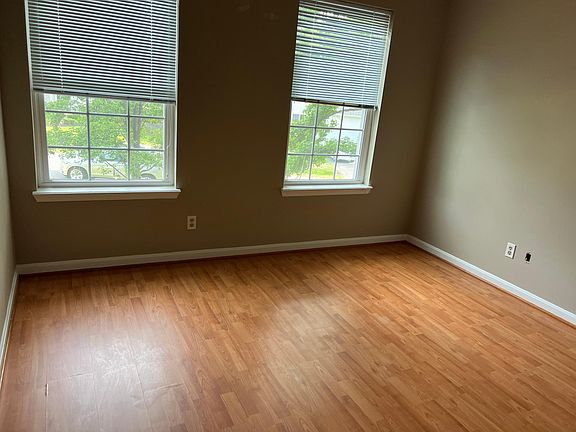 3rd image of 6907 Violet Dr