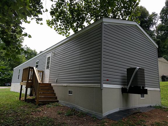 5th image of 13 Spruce Park Dr