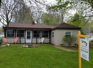 1121 Country Club Dr, Port Austin, MI 48467