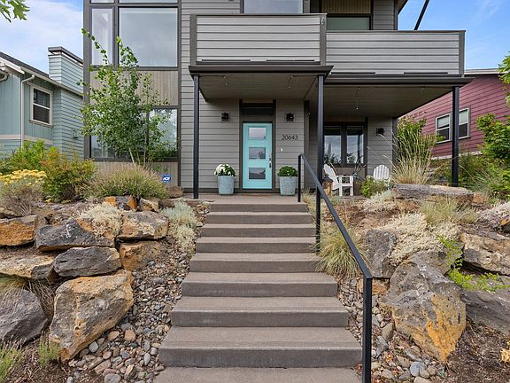4th image of 20643 SE Cougar Peak Dr