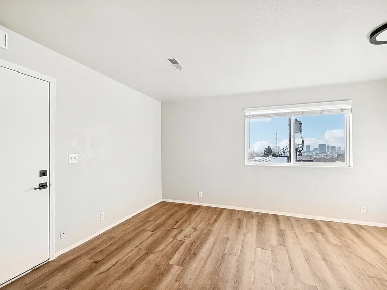 350 S Elizabeth St #15 — Photo 6