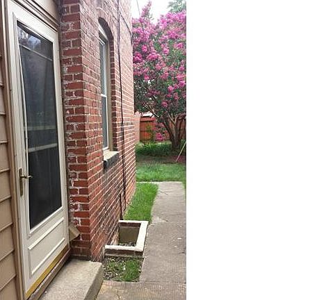 2nd image of 3123 W Grace St #24
