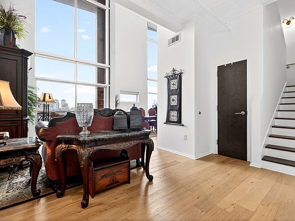 2nd image of 2115 Yeaman Pl APT 402