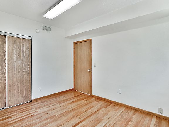 5th image of 837 15th Ave SE #2