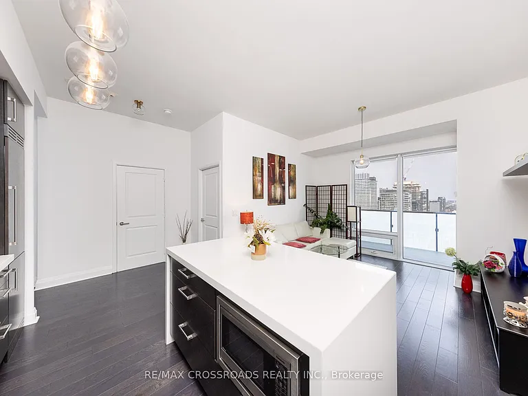 1080 Bay St #4509 — Photo 5