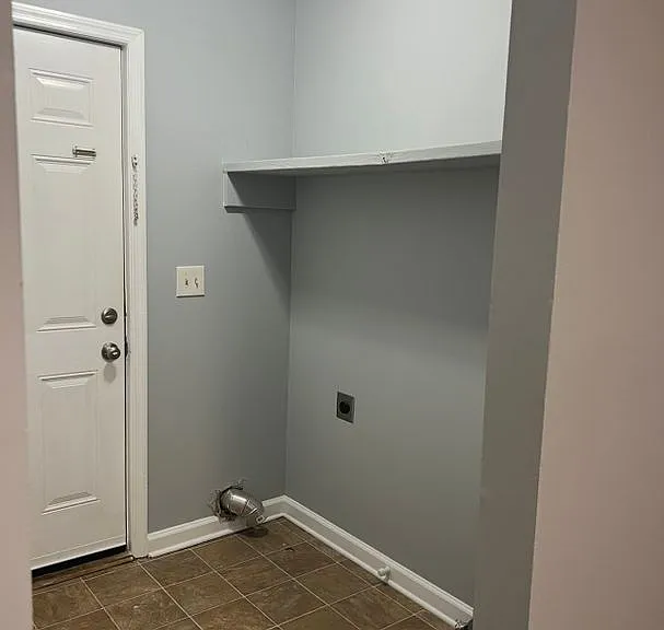 94 Burnham Dr — Photo 15