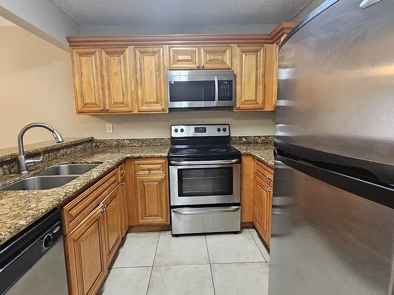 1561 Windorah Way #A — Photo 7