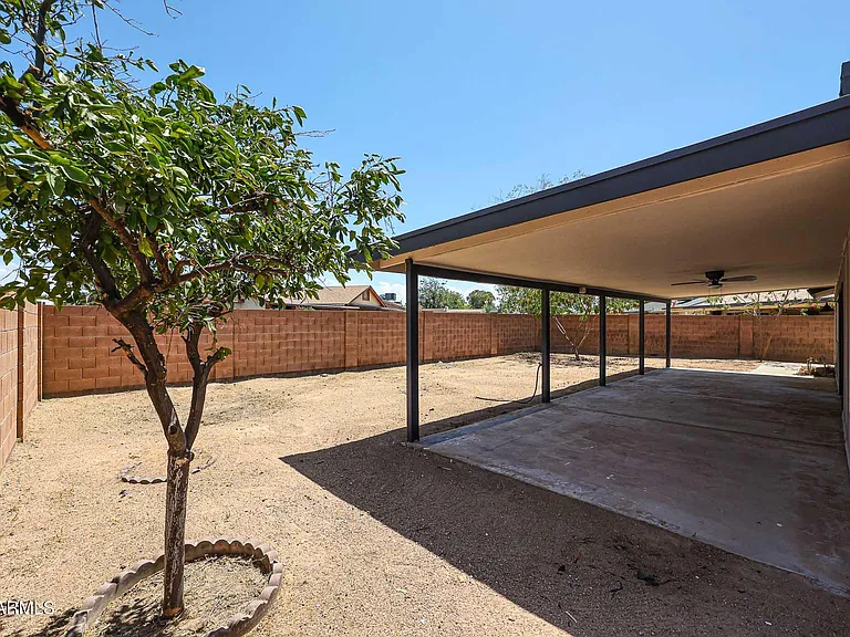 2602 E Charleston Ave — Photo 12