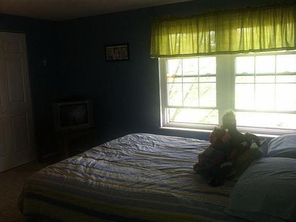 4th image of 15 Nicolson Cir Unit I-4