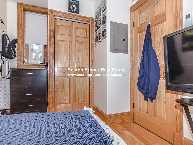 16 S Russell St — Photo 6