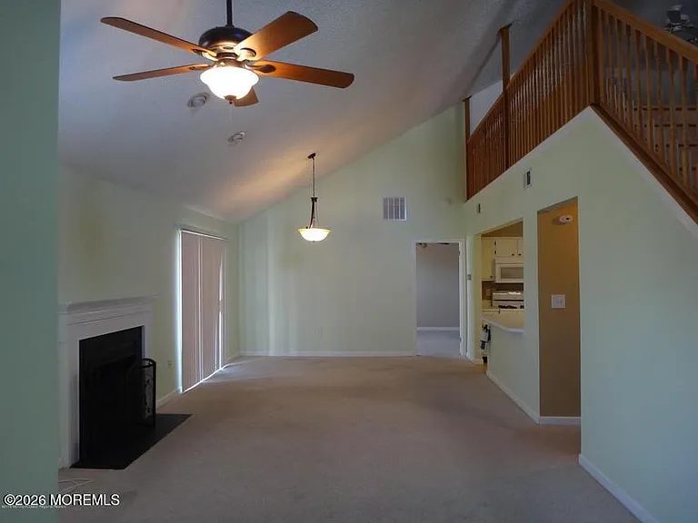 120 Des Moines Ct — Photo 2