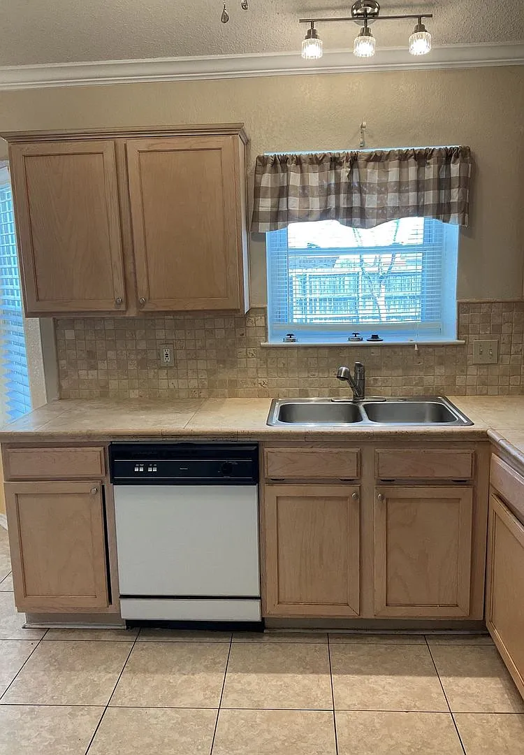 Back To School Rent Special - $250 Gift Card- Coming Soon! — Photo 2