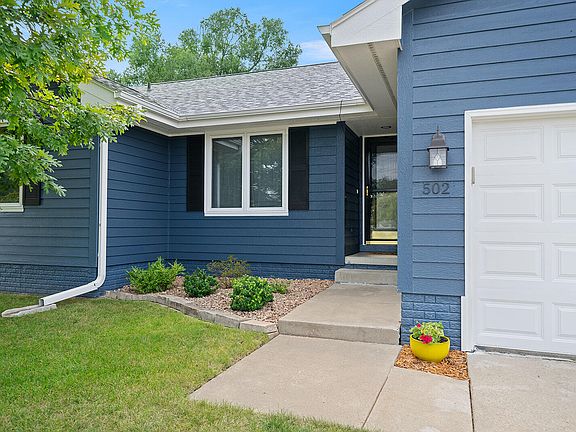 2nd image of 502 NW Bayberry Ct