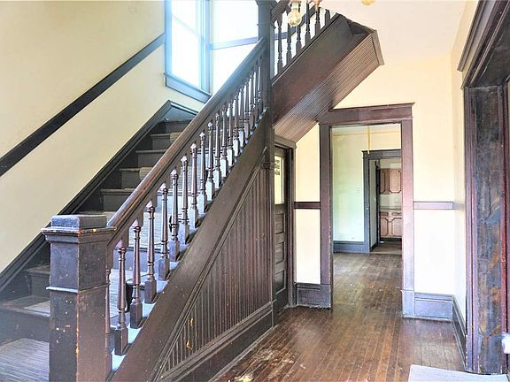 4th image of 253 S Park Ave
