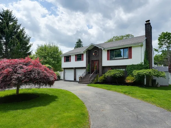 4 Lincoln Ter, Waltham, MA 02451