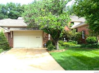 208 Grand Banks Ct, Chesterfield, MO