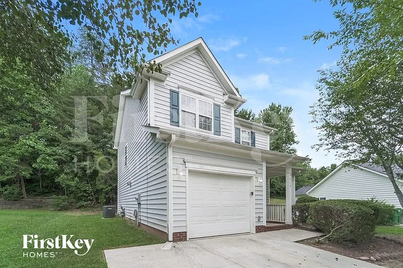 3 bed, 2.5 bath, 1446 sqft, $2,135 — Photo 3