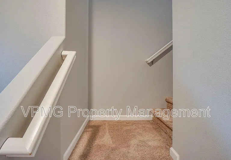 1423 W 16th Ave — Photo 12