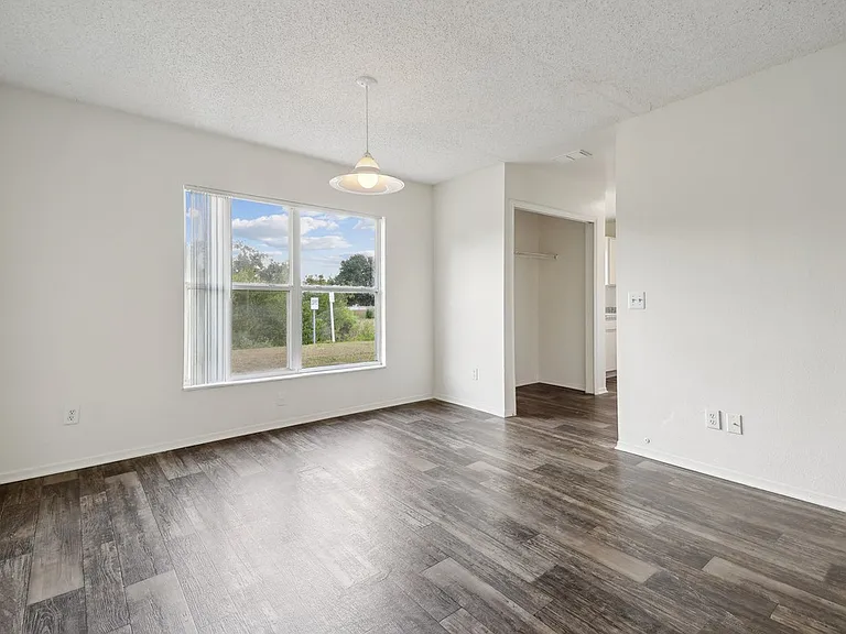 Pasco Woods Apartments — Photo 40
