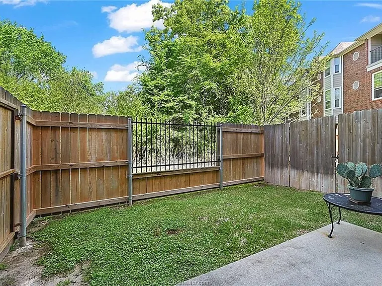 305 Holleman Dr E #1406 — Photo 9