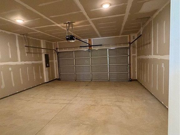 4th image of 4184 Park Trail Dr