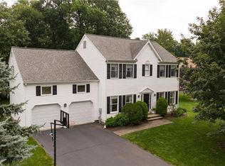 30 Fairlawn Dr, Wallingford, CT 06492