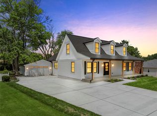 334 Hutchinson Rd, Ballwin, MO 63011