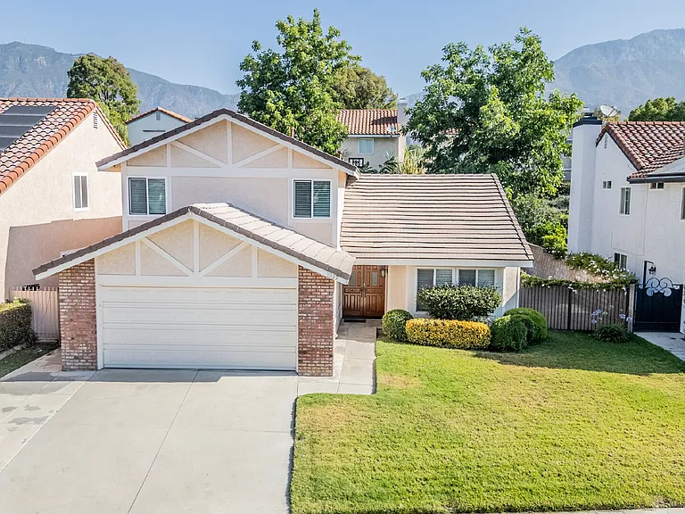 1229 Hibiscus St — Photo 1