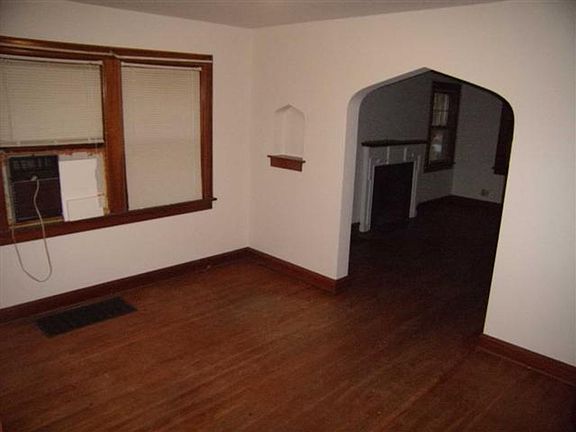 2nd image of 3168 Indianola Ave #A-d