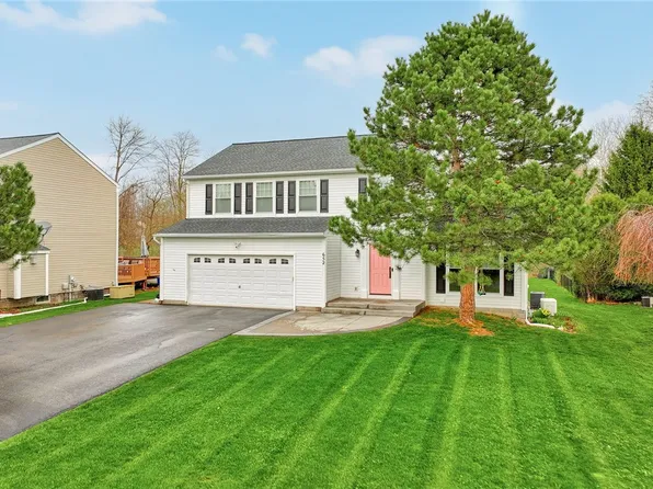 652 Beaver Crk, Macedon, NY 14502