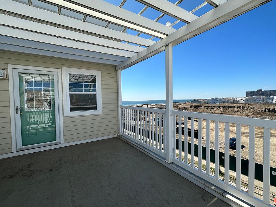 1st image of 6618 Seaspray Ave #2