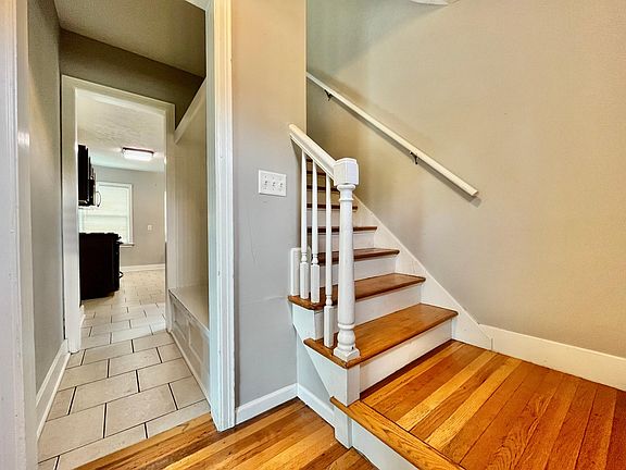 3rd image of 1766 Silver Ave SE