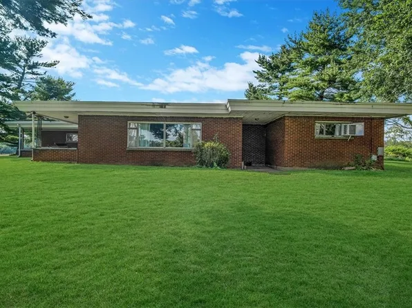 827 Iron City Hill Rd, Belle Vernon, PA 15012