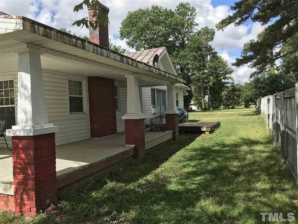 2nd image of 207 N Fayetteville Ave