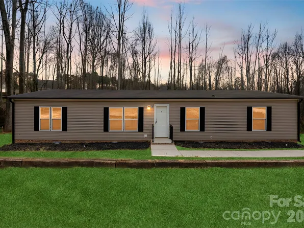 229 Sailwinds Rd, Mooresville, NC 28115