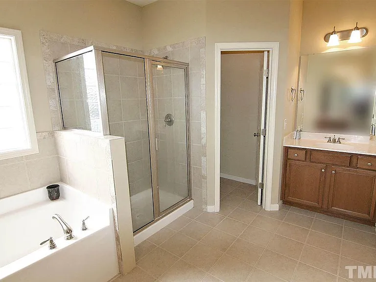 737 Keystone Park Dr — Photo 13