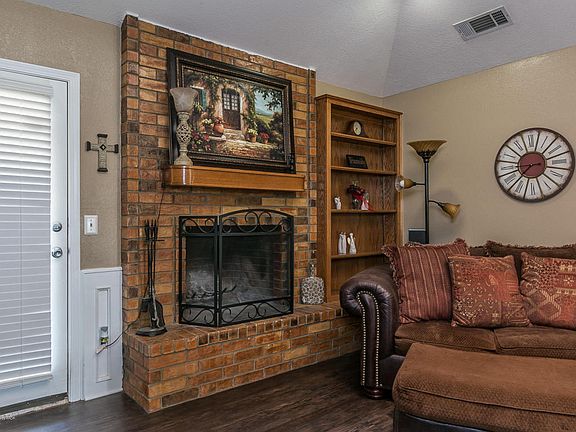 4th image of 7032 Chelsea Dr