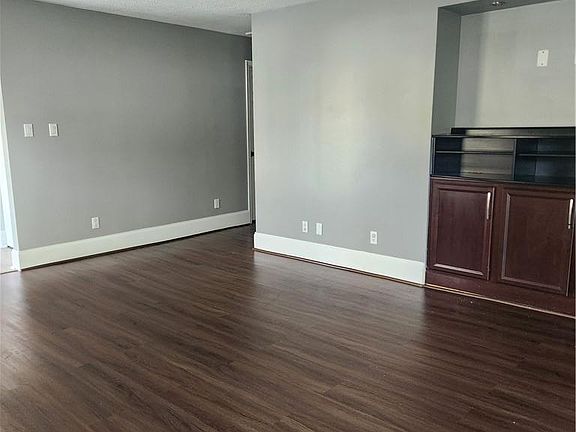 5th image of 547 Leonard Rd