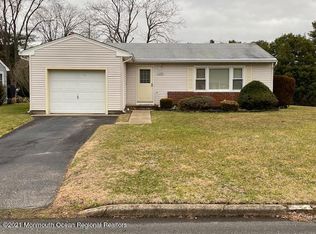 1094 Edgebrook Dr S, Toms River, NJ 08757