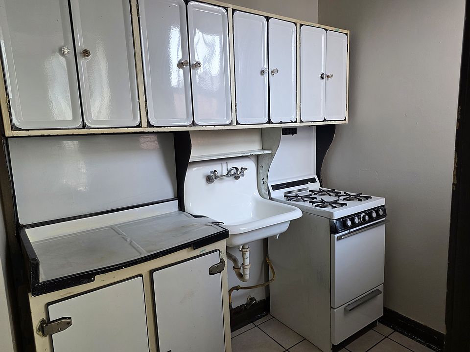 1st image of 126 N Genesee St APT 202