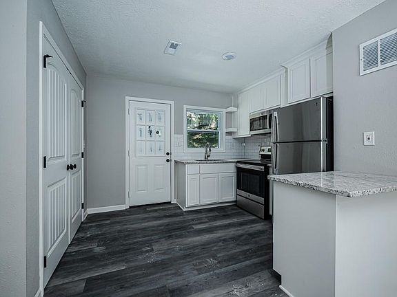 4th image of 4423 Maggie Ln